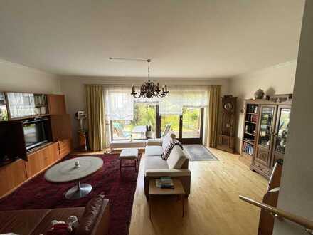 Raumwunder Reihenhaus in bester Lage mit schönem Garten in Lappersdorf