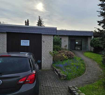 geräumige und renovierte Doppelhaushälfte mit vier Zimmern in Kamp-Lintfort, Ka