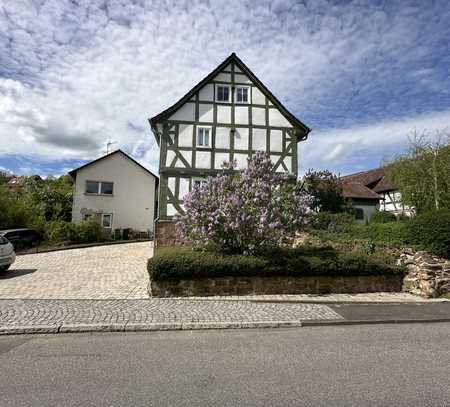 Dachgeschoss 1 ZKB - zentrale Wohnlage in Marburg Ockershausen