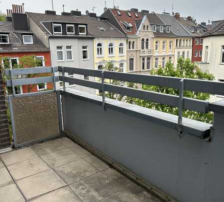 Sanierte 2-Zimmerobergeschosswohnung in direkter Marktnähe, Aachen