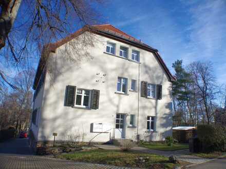 1 Raum Etagenwohnung mit großem Balkon iun parkähnlichem Umfeld