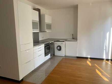 Neu renoviert! Stilvolle Wohnung mit 2-Zimmer &2 -Balkone - Gehobene Ausstattung mitten in Köln