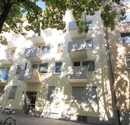 Exklusive, modernisierte 3-Zi-Hochparterre-Wohnung mit kl. Balkon und EBK in Mü-Neuhausen