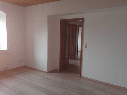 Günstige, gepflegte 5-Zimmer-Wohnung mit EBK in Solnhofen