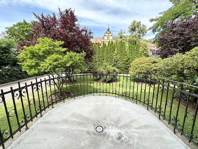 * sanierte, denkmalgeschützte Villa in Bestlage mit exklusiver Einliegerwohnung *