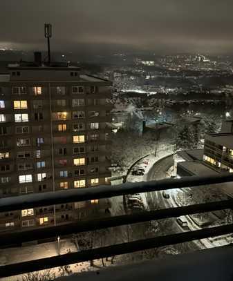 Vollständig renovierte 2,5-Raum-Wohnung mit Balkon und Einbauküche in Wuppertal