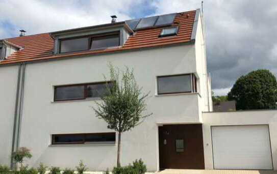Moderne neuwertige Doppelhaushälfte in Offenburg