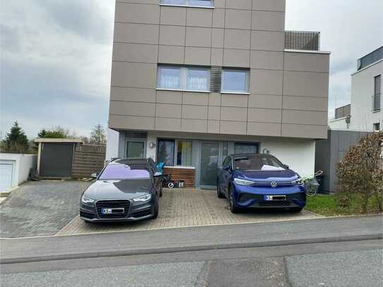 Exklusive , neuwertige 3-Zimmer-Wohnung mit Terrasse und EBK in Kassel