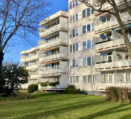 Helle, freundliche, barrierefreie 3-Zimmer-Wohnung in ruhiger Lage mit Süd-Balkon und Rheinblick