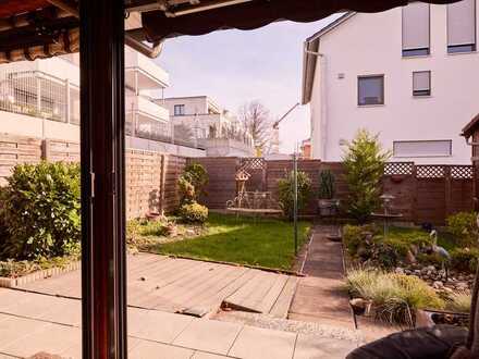 DHH mit Garten, Wintergarten, Keller, großer Garage in hervorragender Lage im Dornröschenschlaf