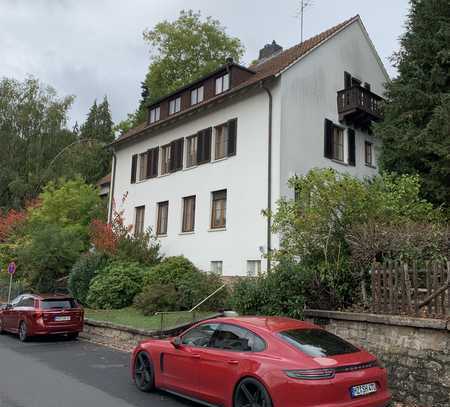 Frisch sanierte 6-Zimmer Wohnung in schöner Lage