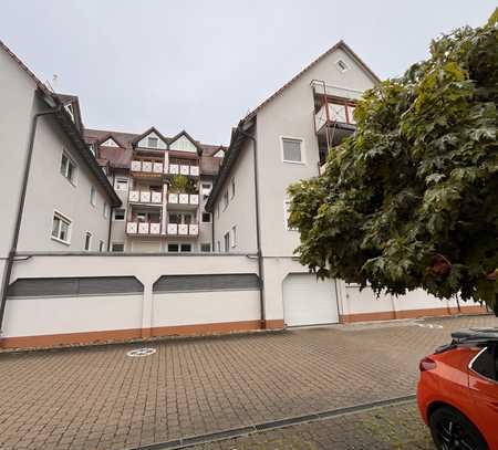 Helle 2-Zimmerwohnung, mit Balkon, Keller und Stellplatz im Zentrum von Crailsheim