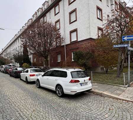 Top gepflegte Altwohnung in denkmalgeschützer Architektenanlage