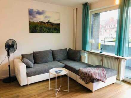 In Emden: Gepflegte Wohnung mit eineinhalb Zimmern und Balkon