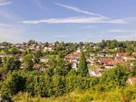 Herrliche Aussicht: Sonniges Baugrundstück für ein Einfamilienhaus