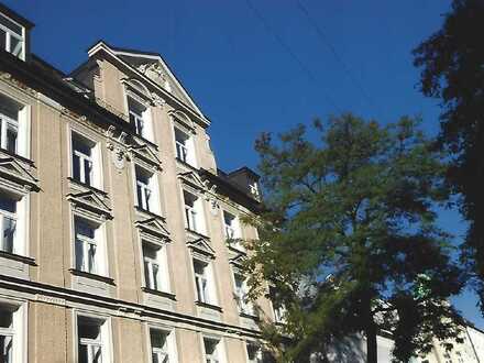 CHARMANTE 3-ZIMMER-ALTBAU-WOHNUNG IN MÜNCHEN-SCHWABING
