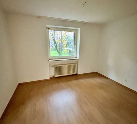 Freundliche 4-Zimmer-Wohnung mit Balkon im Grünen