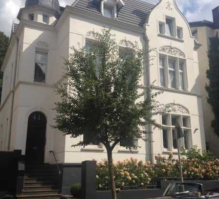 RESERVIERT Freistehendes Gründerzeit Einfamilien-Stadthaus