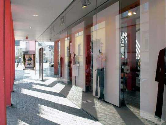 Schönes Ladengeschäft mit großer Schaufensterfläche neben Rée Carré in Offenburg
