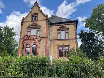 Top-Gelegenheit! Liebevoll renovierte denkmalgeschützte Villa in Bad Sobernheim zu verkaufen!