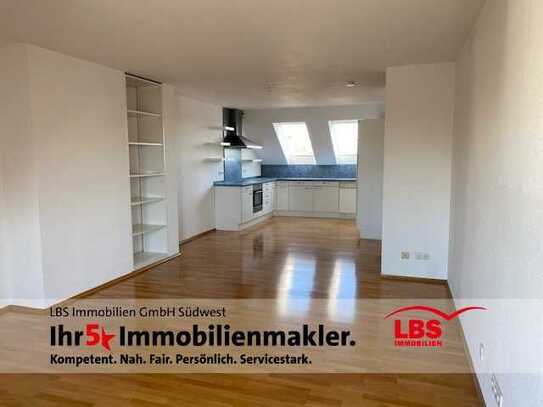 2 Zimmer-Wohnung mit hellen Räumen und Balkon!