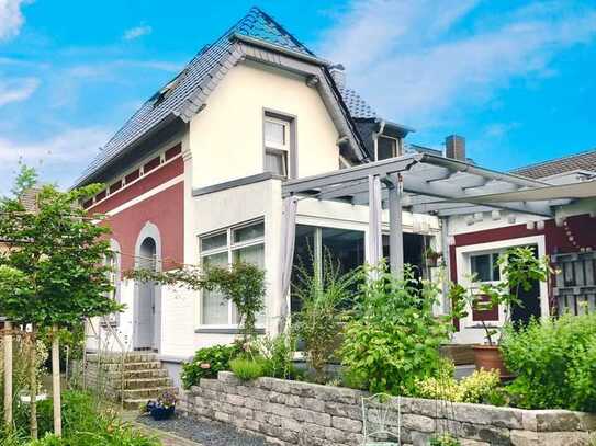 Ihr neues Traumhaus: Jugendstil-Villa mit Pool in Kempen-St. Hubert