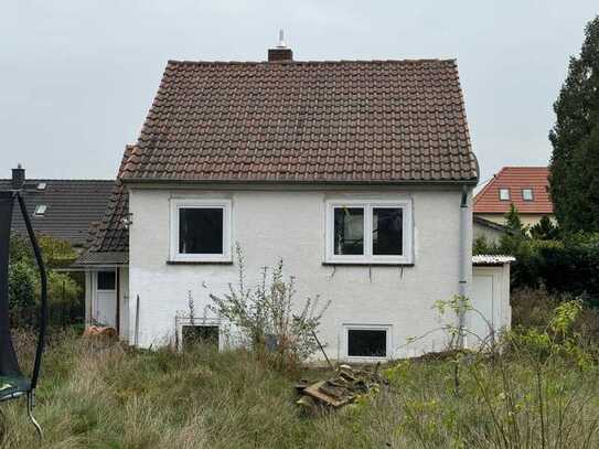 /// Teilsaniertes Einfamilienhaus mit möglicher weiterer Bebauungsmöglichkeit ///