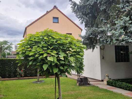 Stattliches 2 - Familienhaus mit weiterem Baugrundstück