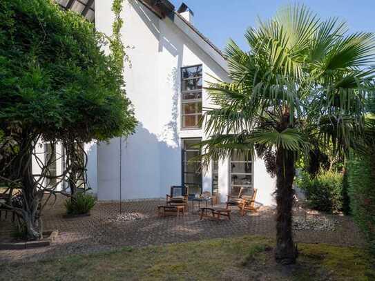 Architektenhaus in Toplage von Wittlaer mit schönem Gartengrundstück