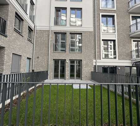 MIT EIGENEM GARTEN IM HERZEN FRANKFURTS!!! E-R-S-T-B-E-Z-U-G!!!