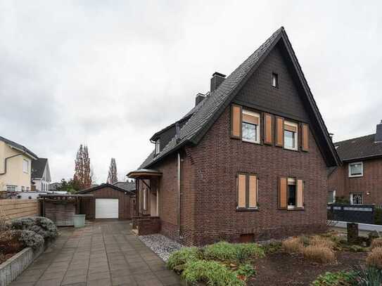 Einfamilienhaus mit Garten und Garage