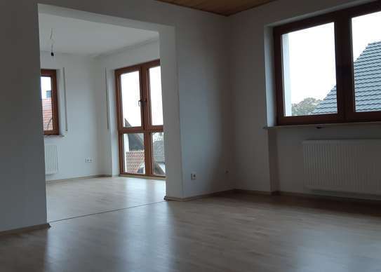 Schöne fünf Zimmer Wohnung in Bergheim, 117 qm, 1.OG