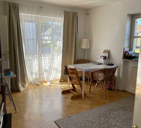 Gepflegte 2-Zimmer-Wohnung mit Balkon und EBK in Harlaching, München