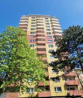 Modernisierte, gemütliche Single Wohnung mit Loggia und Skyline Blick in Frankfurt/Bockenheim