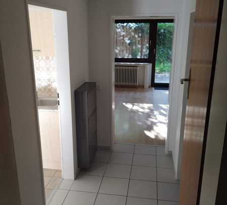 Gepflegte 2-Zimmer-Wohnung mit Terrasse/ Garten und EBK in Bielefeld