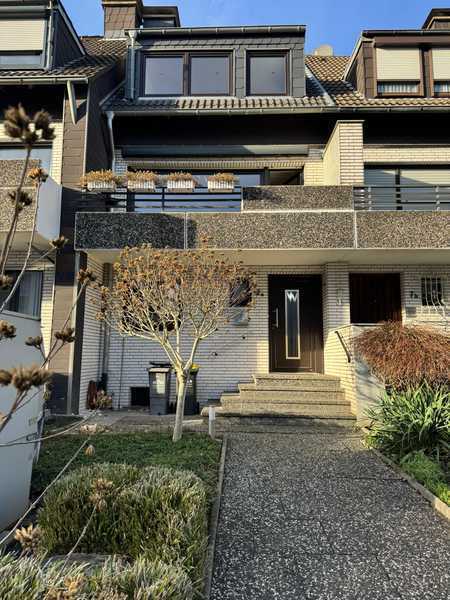 Gepflegtes Reihenhaus im Split-Level-Design mit 5 Zimmern in Essen-Frintrop