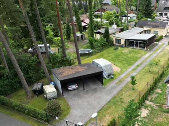 Großes, nahezu baumfreies Baugrundstück mit tollem Nebengelass