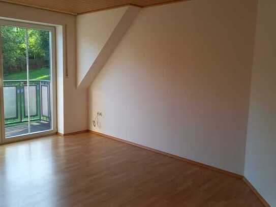 Gepflegte 2-Zimmer-Wohnung mit Balkon - ab sofort bezugsfrei!