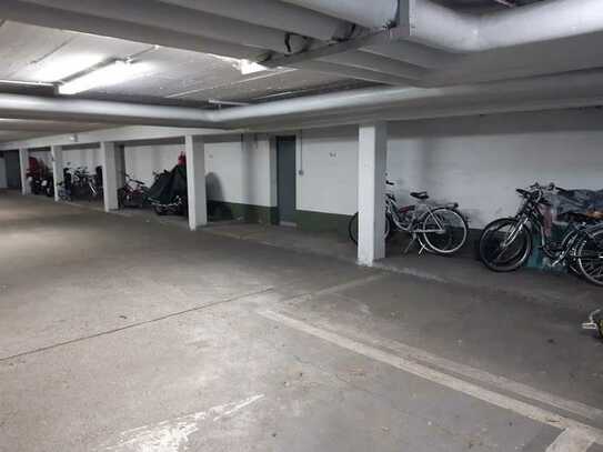 Motorrad/Roller/Fahrrad-Stellplatz in Tiefgarage