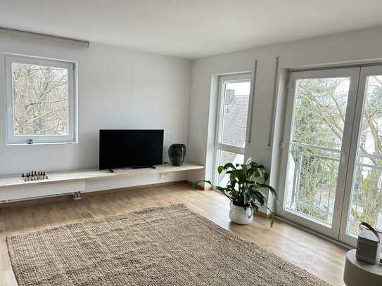 Exklusive 3-Zimmer-Maisonette-Wohnung mit Balkon , neuer EBK, TG Stellplatz in ER unterer Burgberg