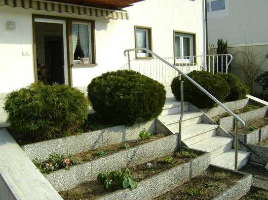 Möblierte 2 oder 3 Zimmer-Terrassen-Wohnung, inkl. Strom, TV und Reinigung, in Dreieich-Sprendlingen