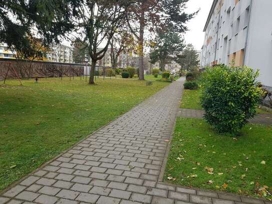 Helle, ruhige, gutgeschnittene 2-Zimmer-Wohnung mit Balkon in Dachau