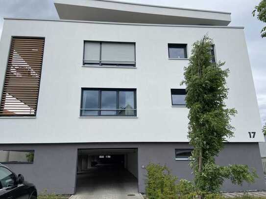 Exklusive 2-Zimmer-Wohnung mit gehobener Innenausstattung mit Balkon und Einbauküche in Sindelfingen