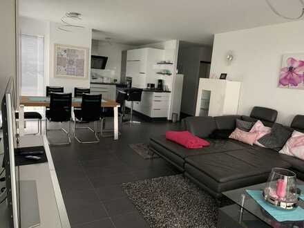 Geschmackvolle 4,5-Raum-Wohnung mit Terrasse, Einbauküche in Vaihingen an der Enz
