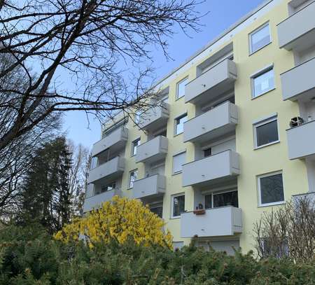 Sanierte 3 Zimmer-Wohnung mit Logia und EBK in Passau nähe Klinik/Universität