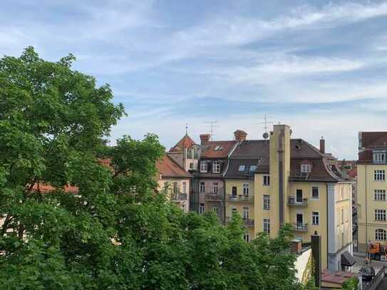 Sanierte 2 Zi. DG-Terrassen-Whg. Altschwabing Nh. Englischem Garten / Münchner Freiheit