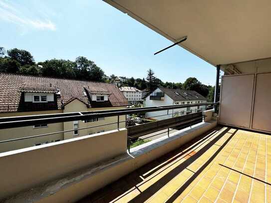 +++ Erstbezug nach Sanierung - Großer Süd-Balkon & Wellness-Bad - Zentral mit Blick ins Grüne +++