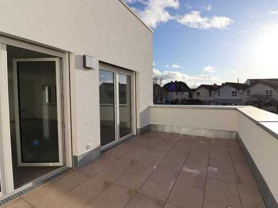 Neubau Erstbezug: 3 ZKB im Obergeschoss mit großem Balkon in bester Lage!