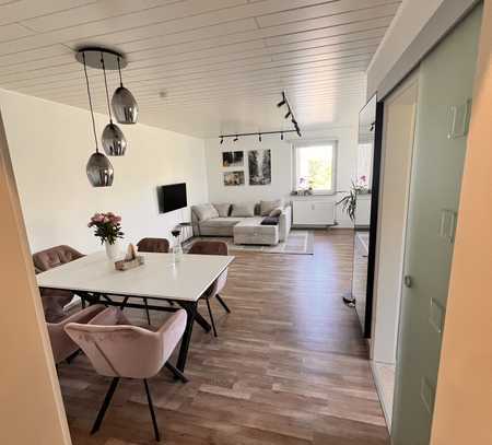 Exklusive 3-Zimmer-Wohnung mit gehobener Innenausstattung mit Balkon und Einbauküche in Köln Porz