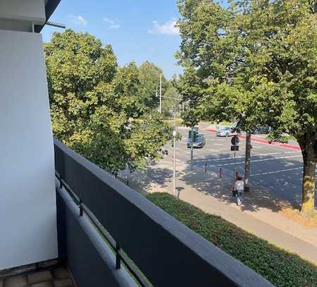 Schöne Einzimmerwohnung mit Balkon in Wiesbaden Biebricher Allee!